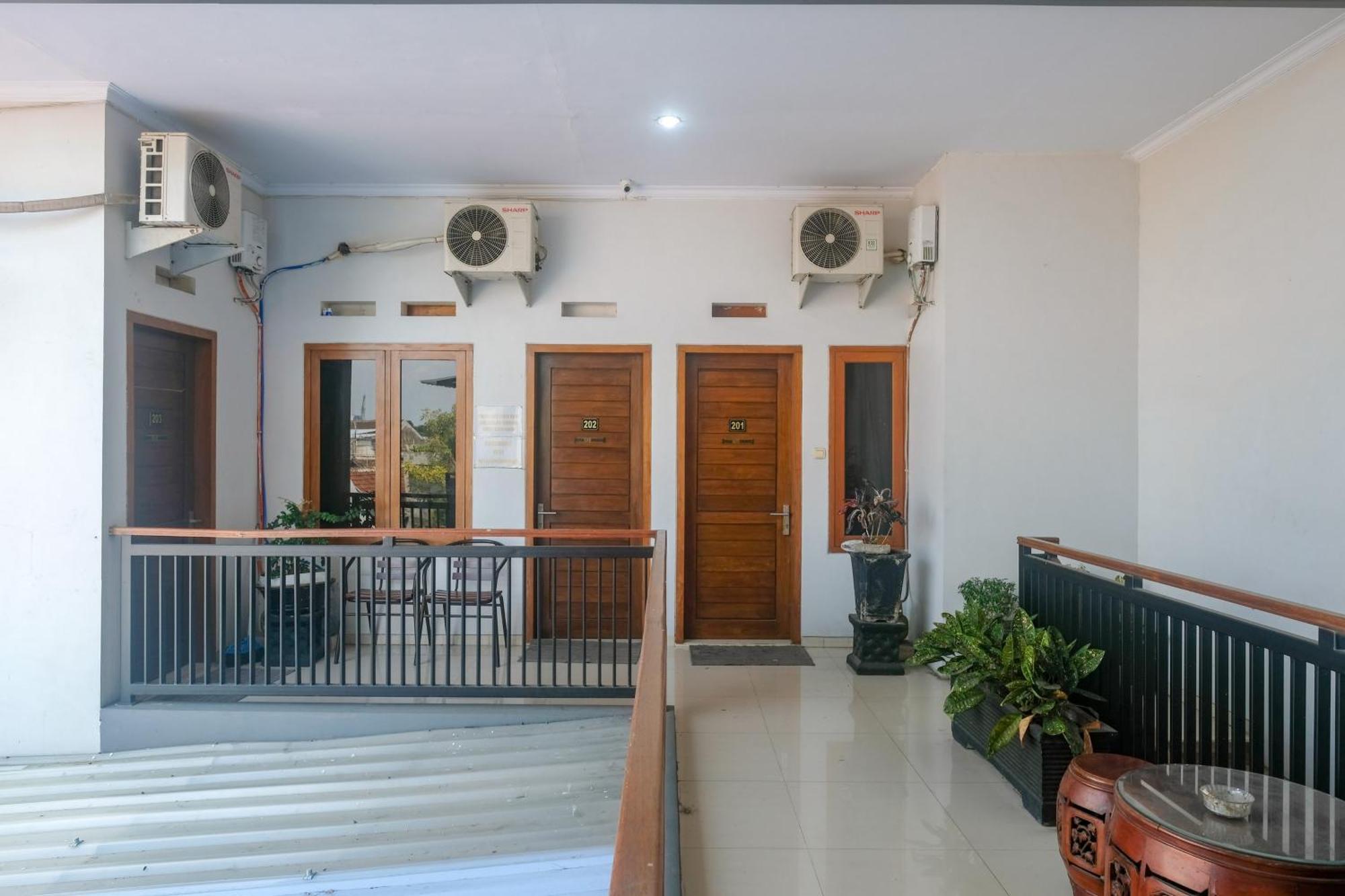 Wisma tamu Reddoorz @ Jalan Kedawung Malang