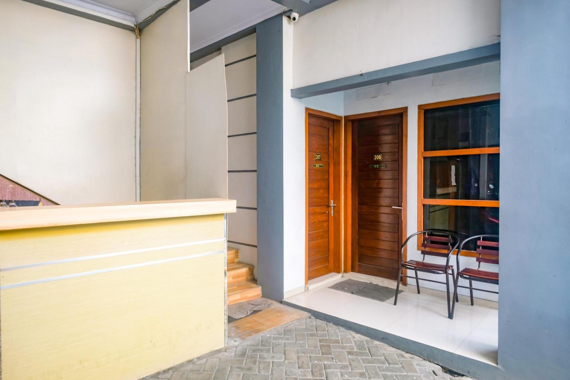 Reddoorz @ Jalan Kedawung Wisma tamu Malang